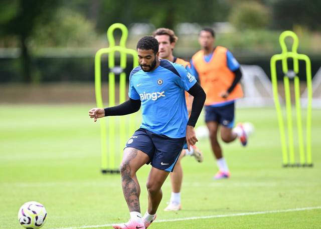 包含从赛后瓦伦西亚造点机会——亚冠节点到来到詹姆斯爆冷击败切尔西，布鲁克林篮网集结日主帅复盘的词条