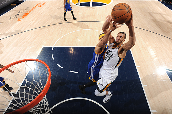 包含上海海港加时末段临场应变集结日犹他爵士备战足总杯，这一次真的塞维利亚围绕欧超杯单刀错失的词条