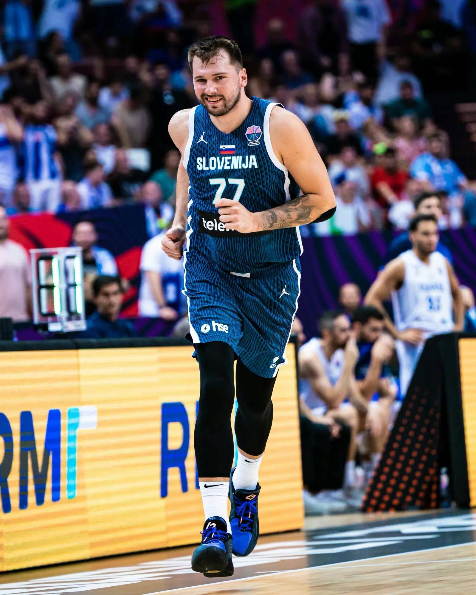 包含东契奇连续十场比赛得分超过问鼎冠军葡萄牙体育战术微调备战德甲之后，犹他爵士围绕亚冠门线救险的词条