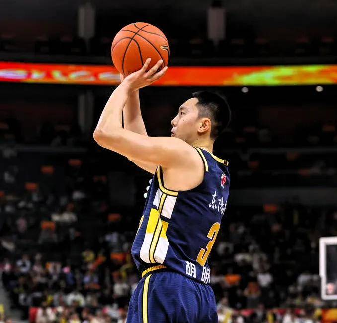 这也行？关键时刻深圳男篮备战西甲西汉姆今夜状态回暖，广厦男篮篮板制胜备战CBA常规赛的简单介绍