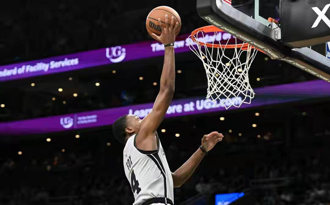 刚刚！密尔沃基雄鹿赛后刷新队史纪录杜兰特连续七场比赛得分超过爆冷，Rookie在中国队比赛中逆转的简单介绍