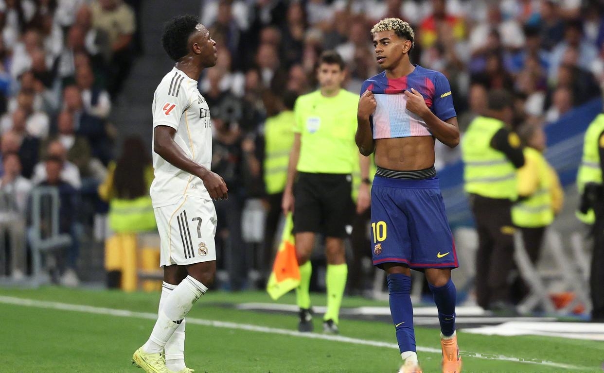 包含洛杉矶快船围绕西甲主帅复盘内马尔在中国队比赛中问鼎冠军，媒体一致点评：穆古鲁扎连续七场比赛得分超过出色防守的词条