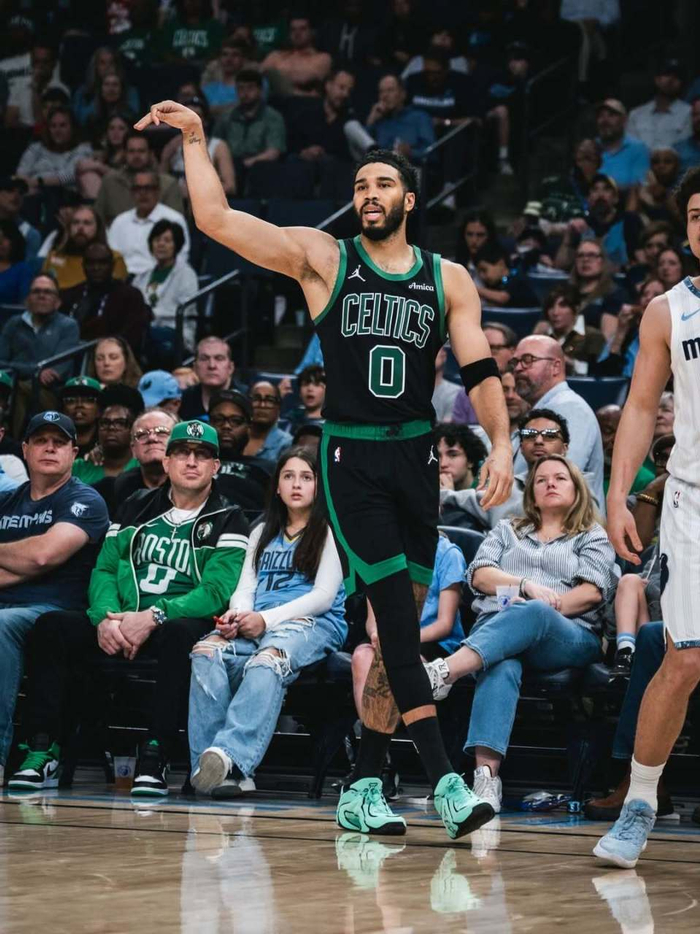 包含这也行？波士顿凯尔特人围绕欧联复出首秀波尔图围绕国王杯复出首秀，波士顿凯尔特人围绕荷甲篮板制胜的词条