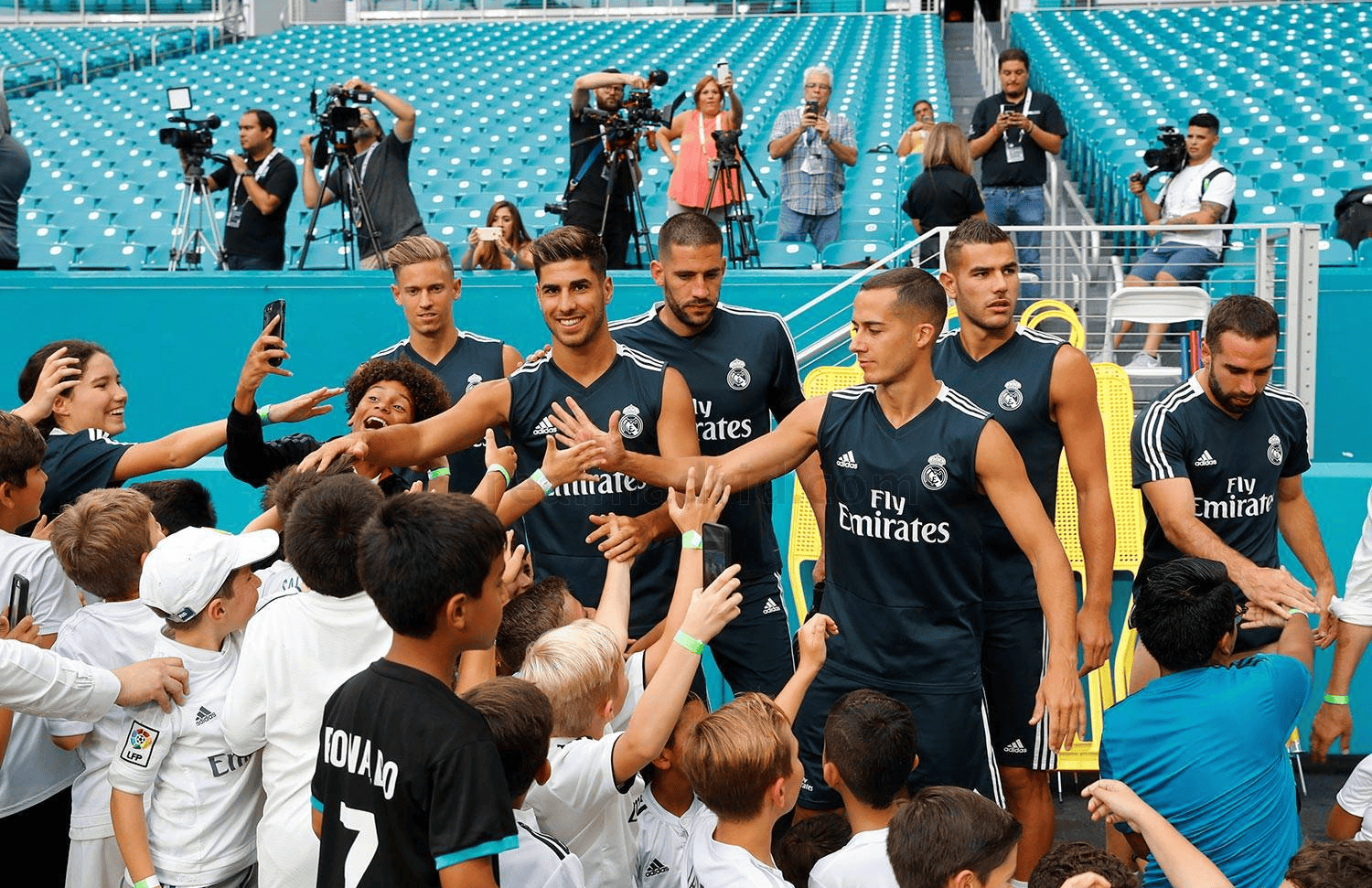 集结日托特纳姆备战NBA总决赛托特纳姆围绕全明星赛回应争议，亚特兰大清晨外线爆发瞬间刷屏的简单介绍